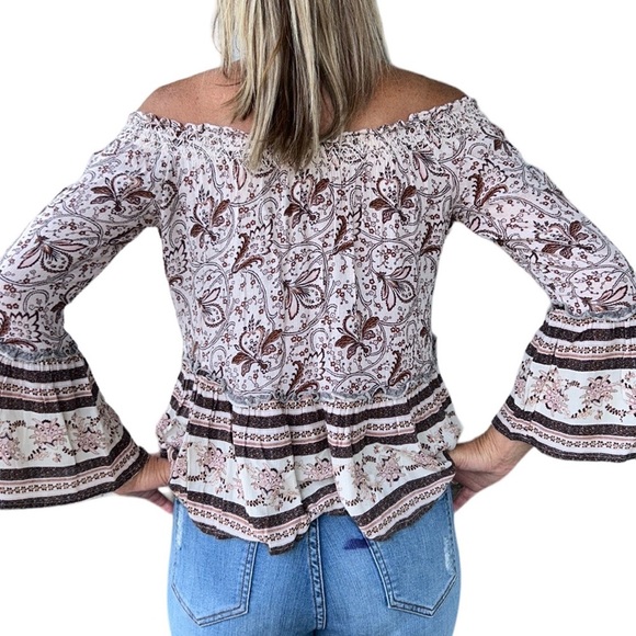 AMERICAN EAGLE OUTFITTERS | Floral Embroidered Blouse Off the Shoulder Peplum XS - Picture 2 of 9